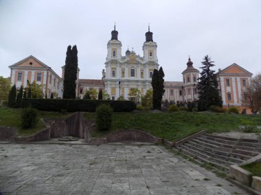 Şekil Değiştirme Katedrali       