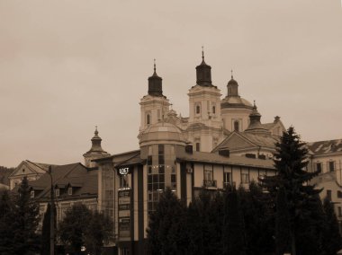    Eski kasabanın tarihi merkezi.                           