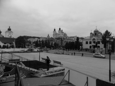 Eski kasabanın merkez caddesi.