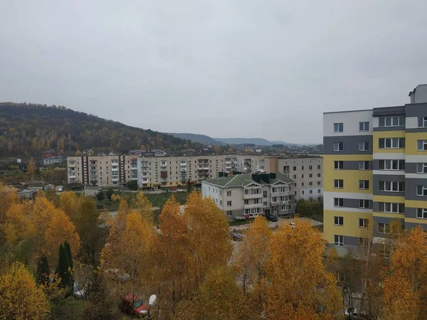 Utsikten Från Fönstret Till Staden — Stockfoto