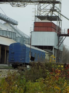  Pencereden şehre olan manzara.