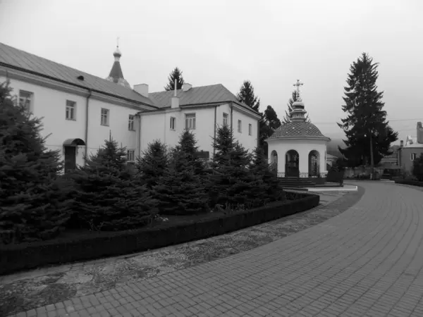 Monascheskyj Gebäude Dreikönigskloster — Stockfoto