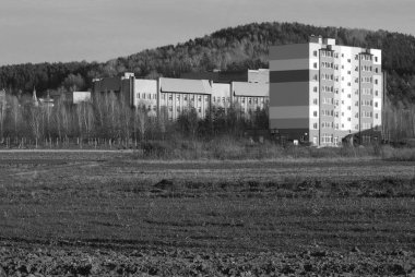 Pencereden şehre olan manzara.                              