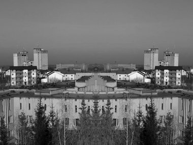 Pencereden şehre olan manzara.                              