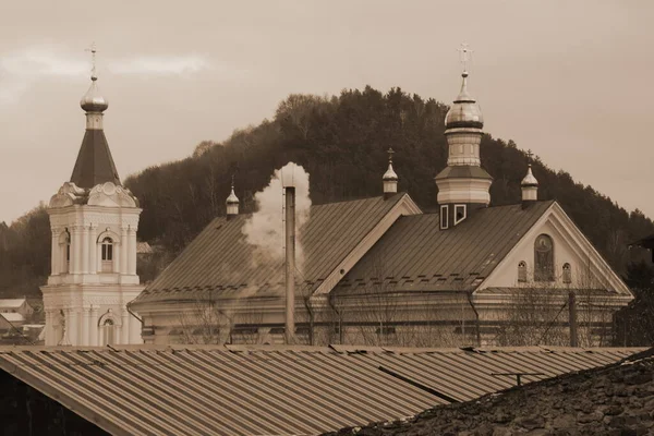 Monasheskyy Budynek Klasztor Objawienia Pańskiego — Zdjęcie stockowe