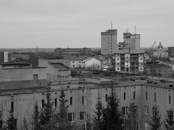 Der Blick Aus Dem Fenster Auf Die Stadt — Stockfoto