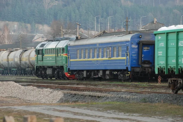 Ferrovia Locomotiva Passeggero Auto Locomotiva Ferroviaria Con Autovettura — Foto Stock