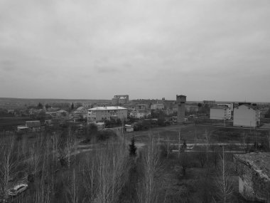   Pencereden şehre olan manzara.        