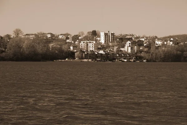 Cidade Nas Margens Grande Lago — Fotografia de Stock