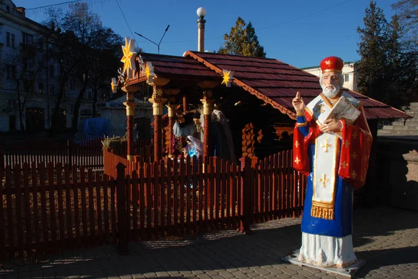 Weihnachtskrippe Und Nikolaus Skulptur — Stockfoto