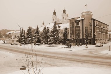  Eski kasabada Noel ağacı. Noel ağacı, eski kasaba.                  