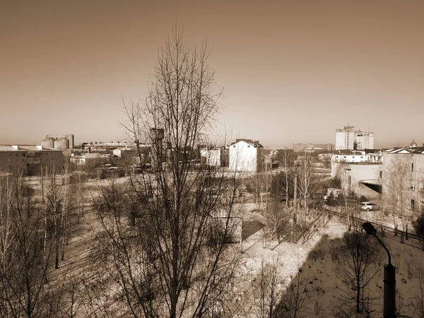 Der Blick Aus Dem Fenster Auf Die Stadt — Stockfoto