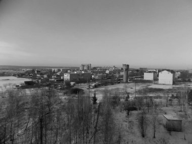   Pencereden şehre olan manzara.        