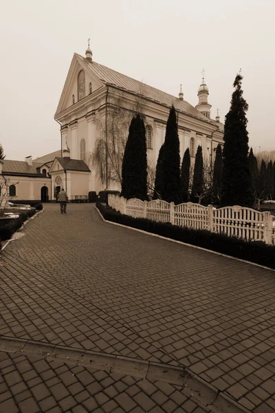 Monasheskyy Budynek Klasztor Objawienia Pańskiego — Zdjęcie stockowe