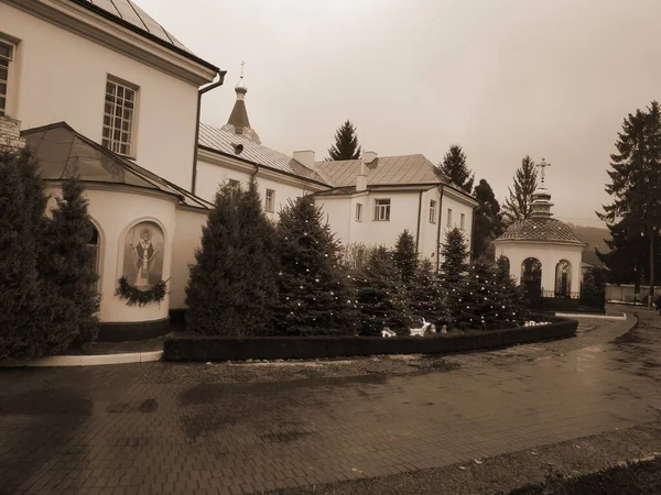 Monasheskyy Budynek Klasztor Objawienia Pańskiego — Zdjęcie stockowe