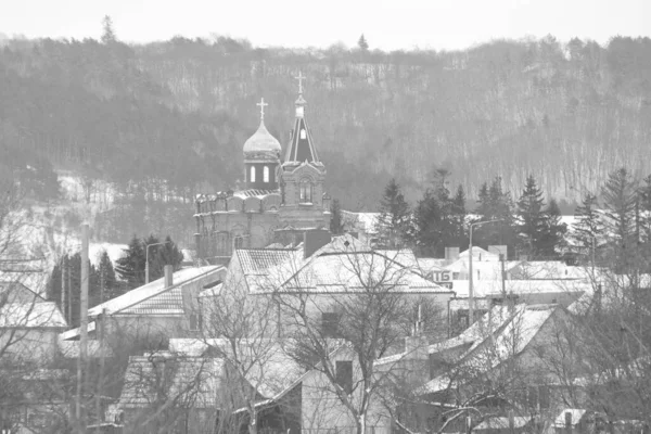 Pencereden şehre olan manzara.