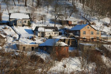 Ukrayna köyündeki ahşap ev.                                        