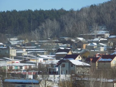 Ukrayna köyündeki ahşap ev.                                        