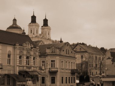   Eski kasabanın tarihi merkezi.                