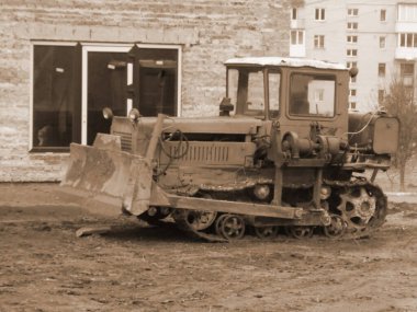 Sürüngen traktörü T-74                    