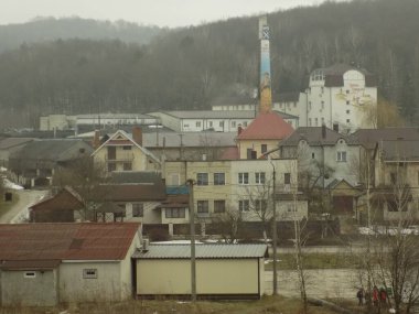   Pencereden şehre olan manzara.                           