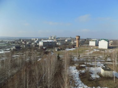  Pencereden şehre olan manzara.                  