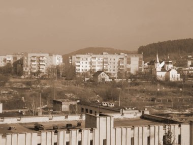  Pencereden şehre olan manzara.                  