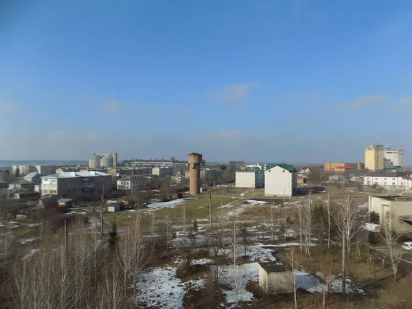  Pencereden şehre olan manzara.                  