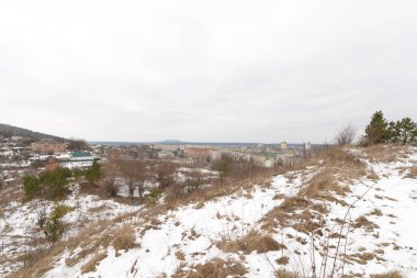   Pencereden şehre olan manzara.                           