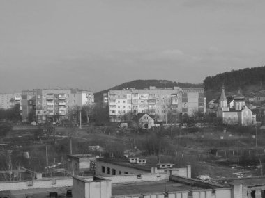  Pencereden şehre olan manzara.                            