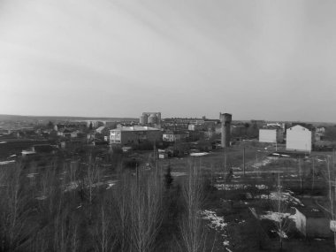  Pencereden şehre olan manzara.                            