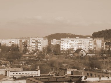  Pencereden şehre olan manzara.                            