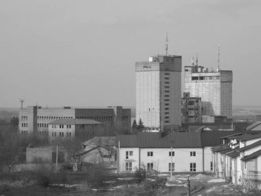  Pencereden şehre olan manzara.                            