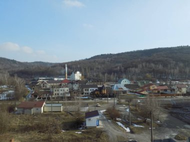  Pencereden şehre olan manzara.                            