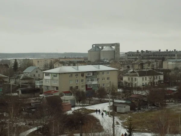    Pencereden şehre olan manzara.                                    