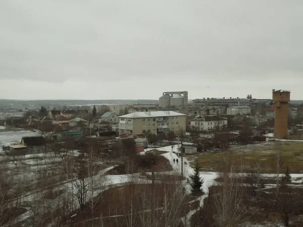    Pencereden şehre olan manzara.                                    