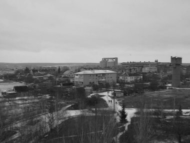  Pencereden şehre olan manzara.                                              