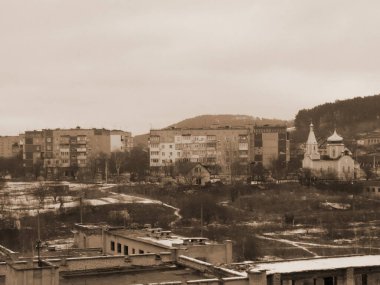  Pencereden şehre olan manzara.                                              