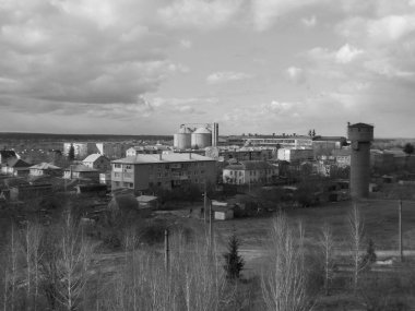  Pencereden şehre olan manzara.                                              