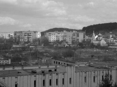  Pencereden şehre olan manzara.                                              