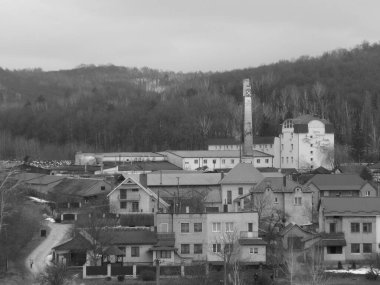  Pencereden şehre olan manzara.                                              