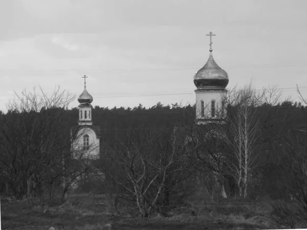 Kirche Stadtrand — Stockfoto