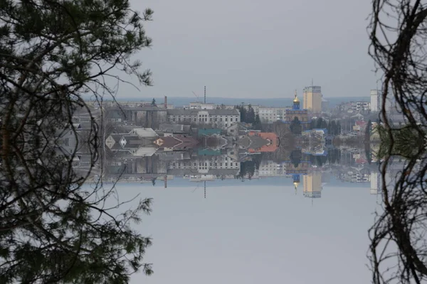 Slaapgedeelte Aan Rand Van Stad — Stockfoto