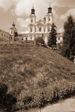 Şekil Değiştirme Katedrali. 