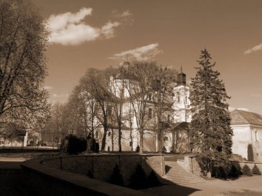 Şekil Değiştirme Katedrali. 