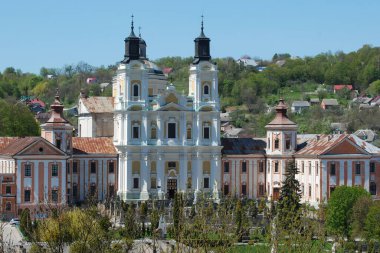 Şekil Değiştirme Katedrali. 