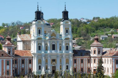 Şekil Değiştirme Katedrali. 