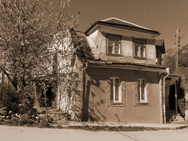 Vecchio Polacco Edificio Residenziale Due Piani — Foto Stock