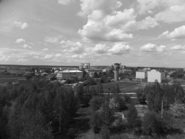 Pencereden şehre olan manzara.                                              