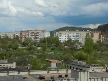 Pencereden şehre olan manzara.                                              